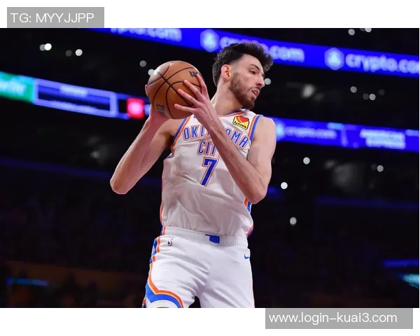 切特霍姆格伦的篮球之路与未来展望:从新秀到明星的成长历程 切特霍姆格伦的篮球之路与未来展望:从新秀到明星的成长历程