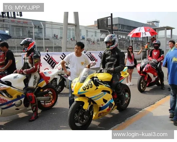 张军谈街舞之路:从热爱到职业的心路历程与成长故事 张军谈街舞之路:从热爱到职业的心路历程与成长故事